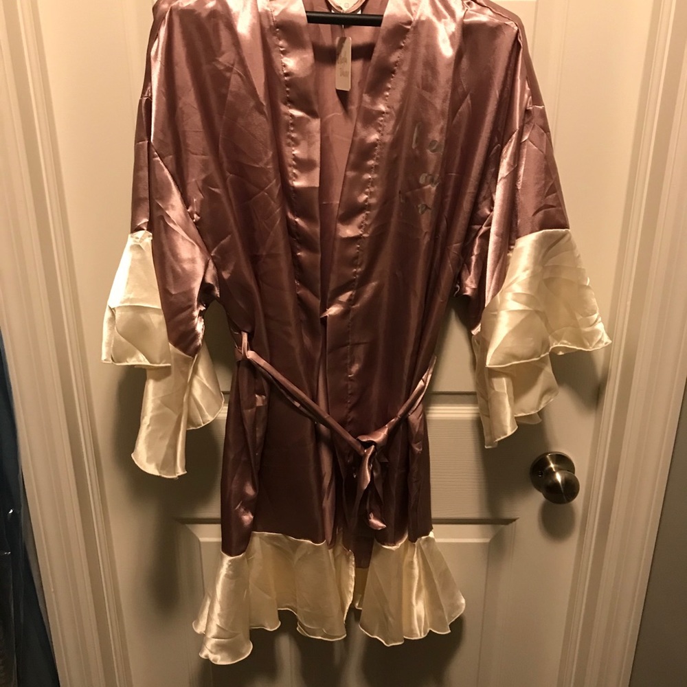 Viola Van Color Block Ruffle Sleeve Faux Silk Robe - Picture 2 of 6